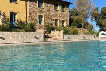 ホテル Agriturismo Is Conchisceddas