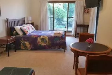 Beezneez B&b