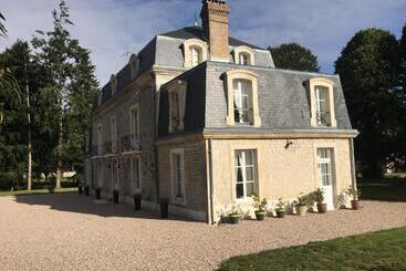 Nocleg ze śniadaniem Le Manoir Du Ribardon