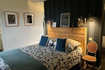 민박 Le Manoir Du Ribardon