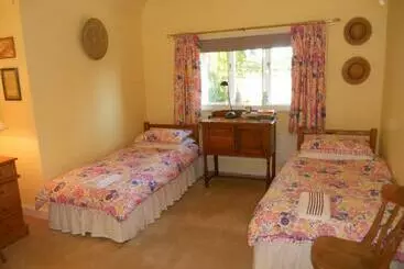 Bed and Breakfast Mayertorne Cottage