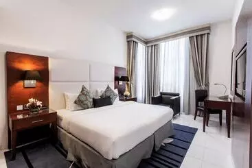Апарт-отель Golden Sands Hotel & Residences