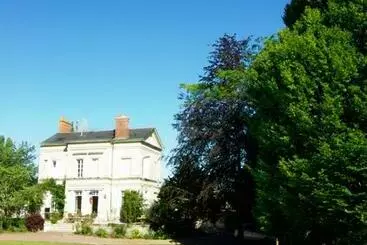 تختخواب و صبحانه La Gentilhommiere De Saumur