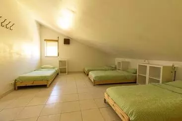 هاستل Pineapple Surf House