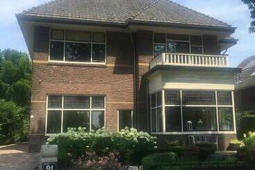 Aamiaismajoitus (B&B) T Heerenhuys