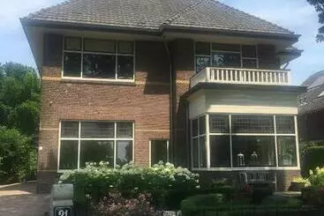 ベッドアンドブレックファースト T Heerenhuys