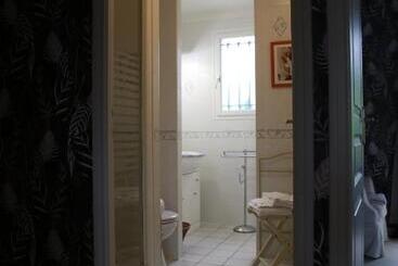 تختخواب و صبحانه Au Coeur Des Vignes