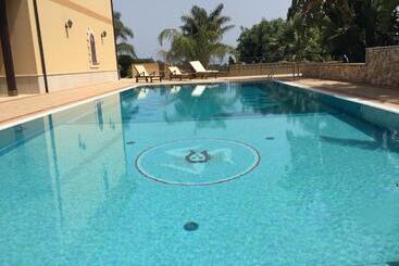 Bed and Breakfast Villa Giulia   Sicilian Luxury Garden