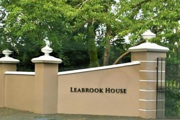 Bed and Breakfast Leabrook House