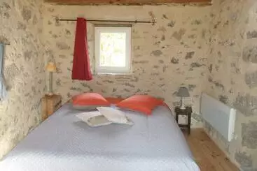 Nocleg ze śniadaniem Chambres Du Domaine De Bombes