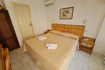 Le Roccette Mare Beach Hotel & Restaurant