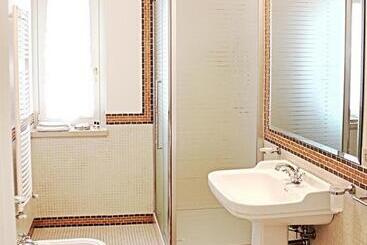 ベッドアンドブレックファースト Villa Glicini