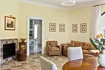 Aamiaismajoitus (B&B) Villa Glicini