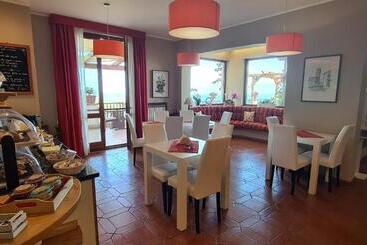 مبيت وإفطار Villa Zufrò