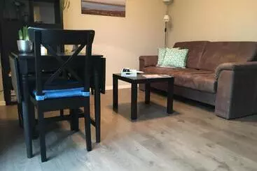 ベッドアンドブレックファースト T Laaisterplakky