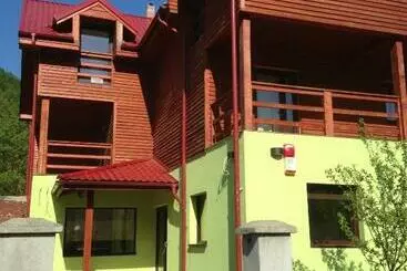 ペンション Dorf Haus Valiug