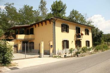 مبيت وإفطار Casa Radiosa