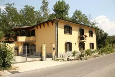 Aamiaismajoitus (B&B) Casa Radiosa