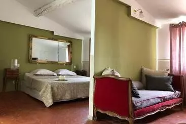 تختخواب و صبحانه La Maison D Odette