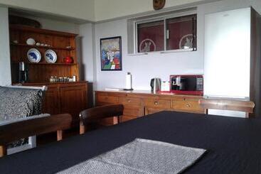 민박 The Trailhouse