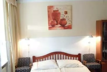 پانسیون Garden Szivárvány Utca 39 Vendégház