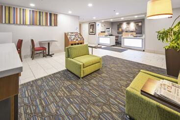 בית מלון כפרי Holiday Inn Express Chicago Northwest Vernon Hills, An Ihg