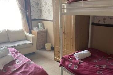 Roselea Hotel St Chads