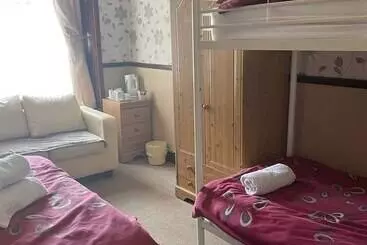 Roselea Hotel   St Chads