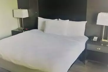 Отель River Front Inn