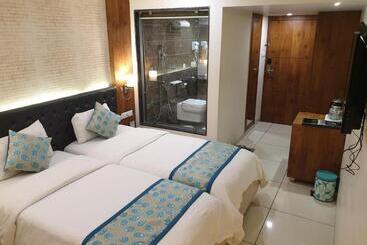 فندق Apex International