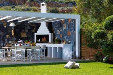 آپارتمانهای توریستها Irida Villa Luxury Villa With Sea View