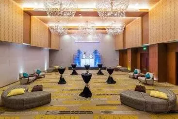 هتل Courtyard By Marriott Bali Nusa Dua Resort