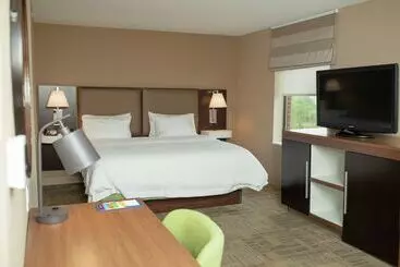 Szálloda Hampton Inn Commerce Novi