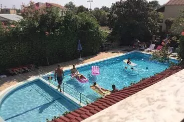 The Mayflower Studios & Apartments