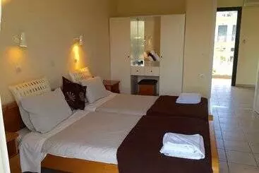 The Mayflower Studios & Apartments