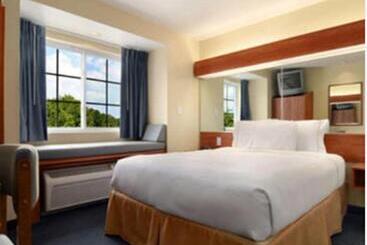 Microtel Inn & Suites Huntsville