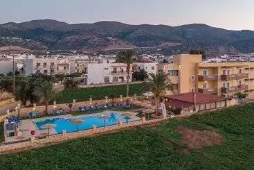 Danelis Studios & Apartments