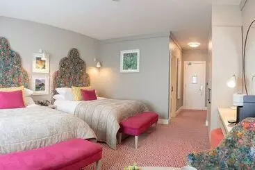 Four Seasons Hotel, Carlingford