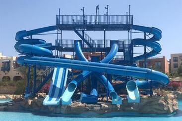 هتل Faraana Height Aqua Park Resort