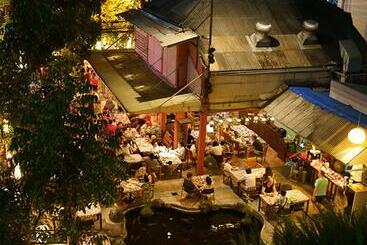 هتل Villa Cha Cha Banglumphu