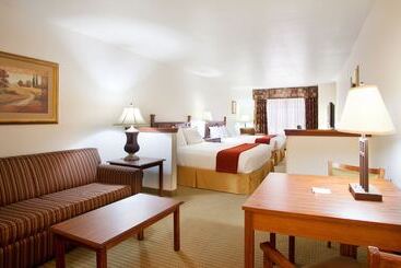 Holiday Inn Express Hotel & Suites Mattoon, An Ihg