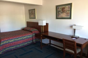 בית מלון כפרי Knights Inn Grand Junction