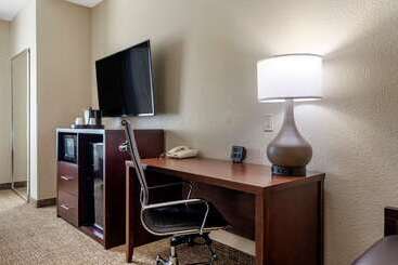 בית מלון כפרי Comfort Suites Plano   Dallas North