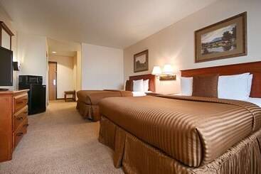 فندق Best Western Territorial Inn & Suites