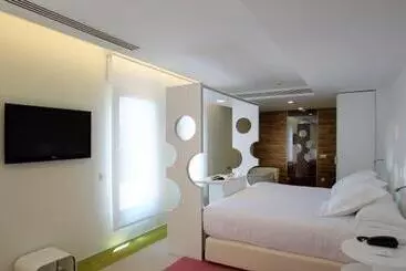 Отель Room Mate Pau