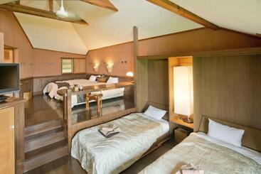 בית מלון כפרי Resonate Club Kuju