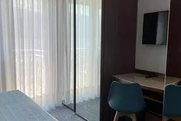 Отель Excelsior Bay