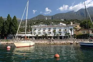 בית מלון כפרי Excelsior Bay