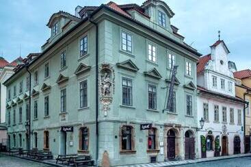 Charles Bridge Rooms & Suites By Sivek Hotels
