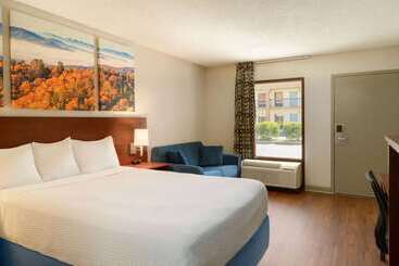 Отель Days Inn By Wyndham Dillon